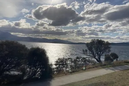 Spacious Modern Home Outstanding Views Sleeps 9 Hobart Exterior photo